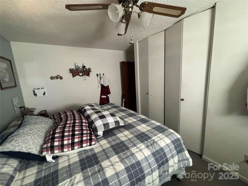 22 Heritage View Road, Hickory, NC 28601.  MLS# CAR4247614, YatesRealty ID 7159. 