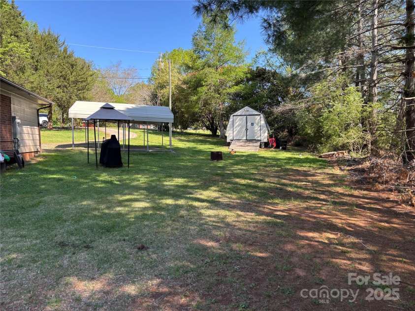 22 Heritage View Road, Hickory, NC 28601.  MLS# CAR4247614, YatesRealty ID 7159. 