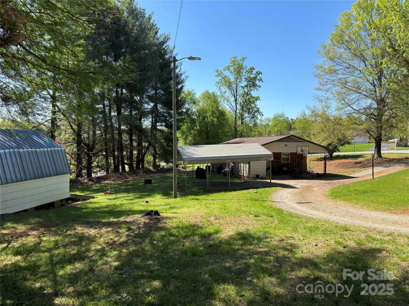 22 Heritage View Road, Hickory, NC 28601.  MLS# CAR4247614, YatesRealty ID 7159. 
