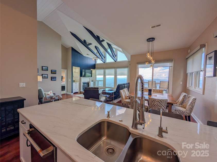 30 Club Villa Court, Burnsville, NC 28714.  MLS# CAR4278164, YatesRealty ID 716. 