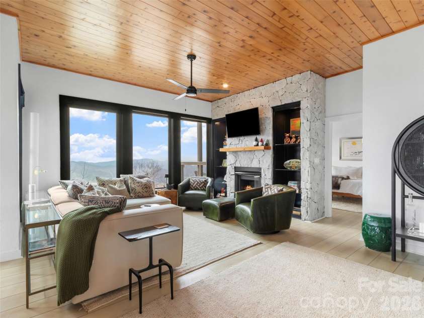 30 Club Villa Court, Burnsville, NC 28714.  MLS# CAR4368463, YatesRealty ID 716. 