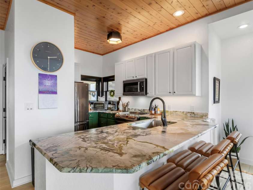 30 Club Villa Court, Burnsville, NC 28714.  MLS# CAR4368463, YatesRealty ID 716. 