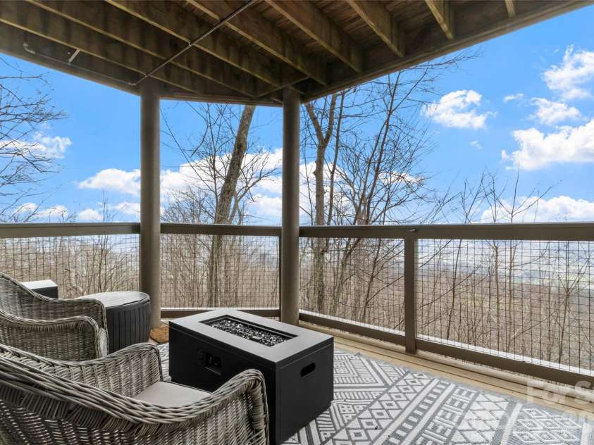 30 Club Villa Court, Burnsville, NC 28714.  MLS# CAR4368463, YatesRealty ID 716. 
