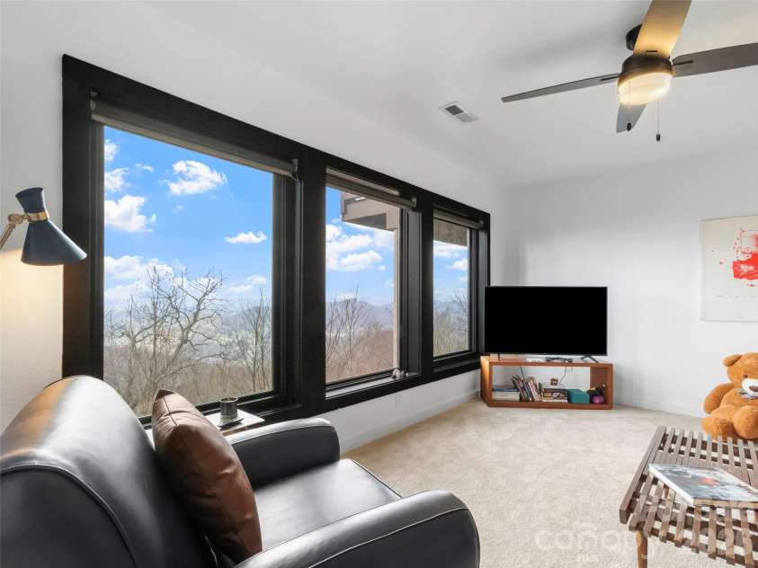 30 Club Villa Court, Burnsville, NC 28714.  MLS# CAR4368463, YatesRealty ID 716. 