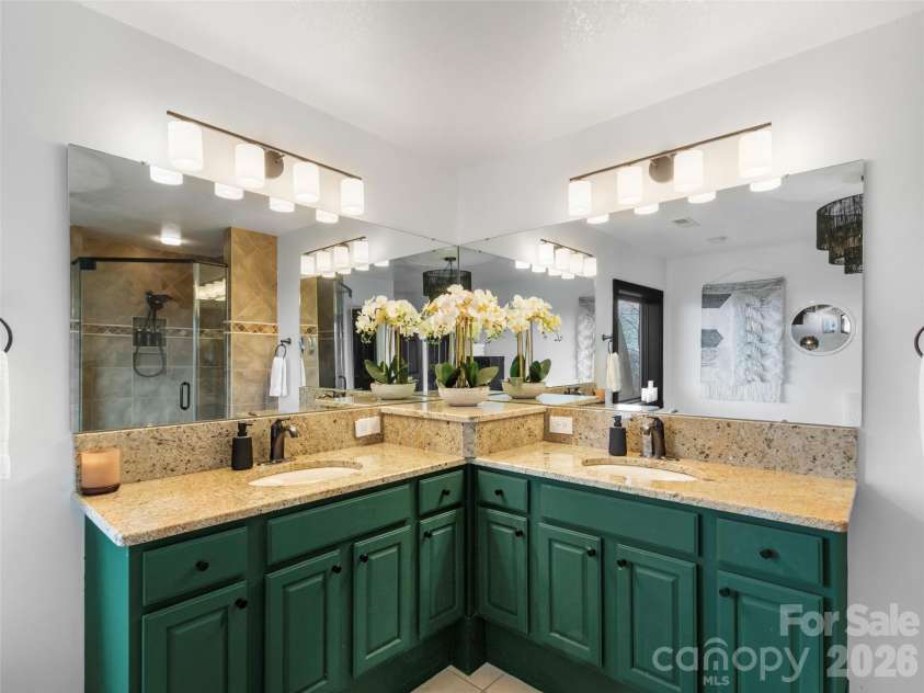 30 Club Villa Court, Burnsville, NC 28714.  MLS# CAR4368463, YatesRealty ID 716. 