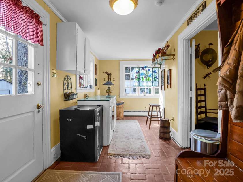 429 Ridgecrest Avenue, Rutherfordton, NC 28139.  MLS# CAR4095608, YatesRealty ID 7160. 