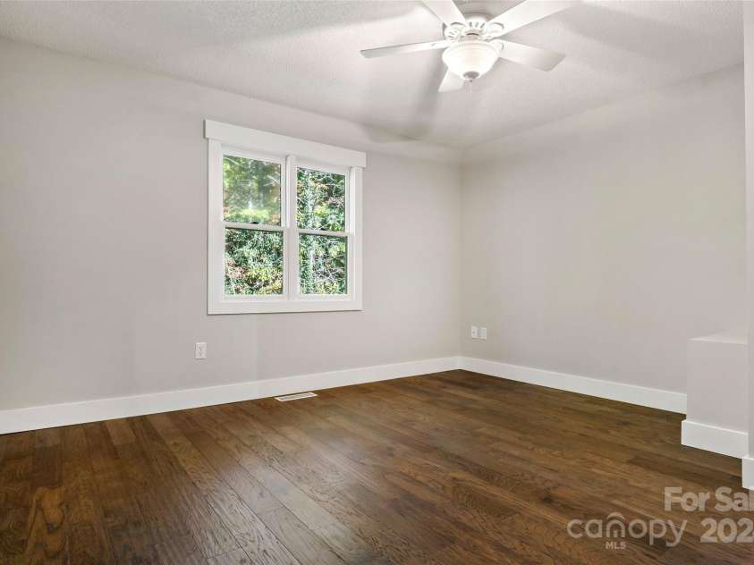 8 Tree Top Place, Black Mountain, NC 28711.  MLS# CAR4193609, YatesRealty ID 7161. 2nd floor bedroom #2
