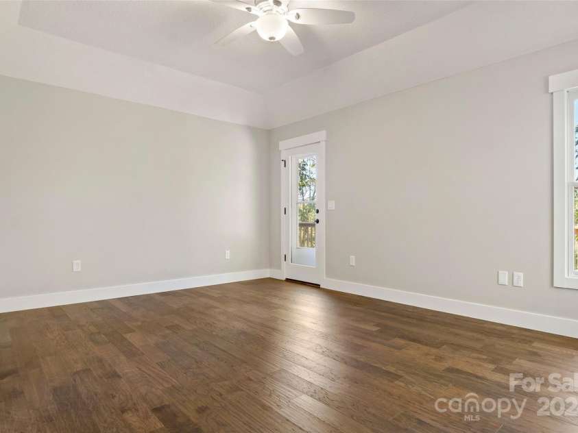 8 Tree Top Place, Black Mountain, NC 28711.  MLS# CAR4193609, YatesRealty ID 7161. Primary bedroom