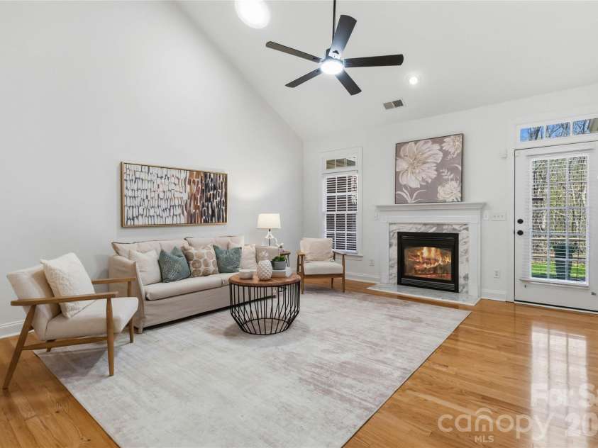 9155 Providence Colony Drive, Charlotte, NC 28277.  MLS# CAR4353969, YatesRealty ID 7161. 