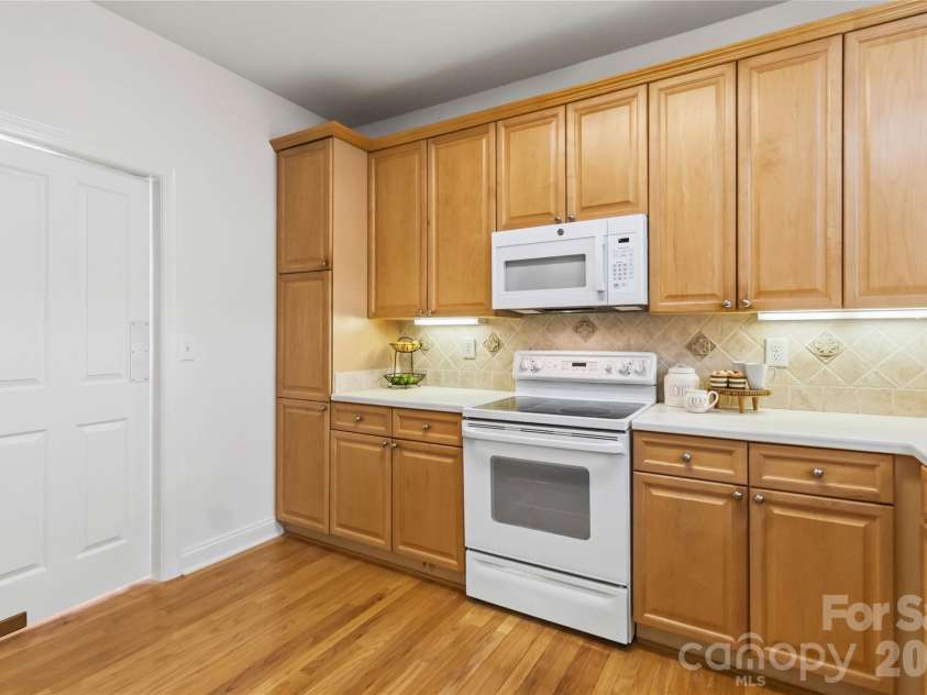 9155 Providence Colony Drive, Charlotte, NC 28277.  MLS# CAR4353969, YatesRealty ID 7161. 