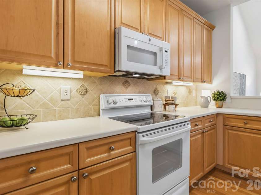 9155 Providence Colony Drive, Charlotte, NC 28277.  MLS# CAR4353969, YatesRealty ID 7161. 