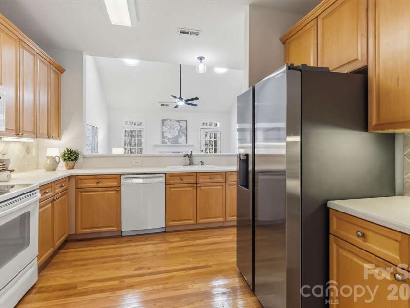9155 Providence Colony Drive, Charlotte, NC 28277.  MLS# CAR4353969, YatesRealty ID 7161. 