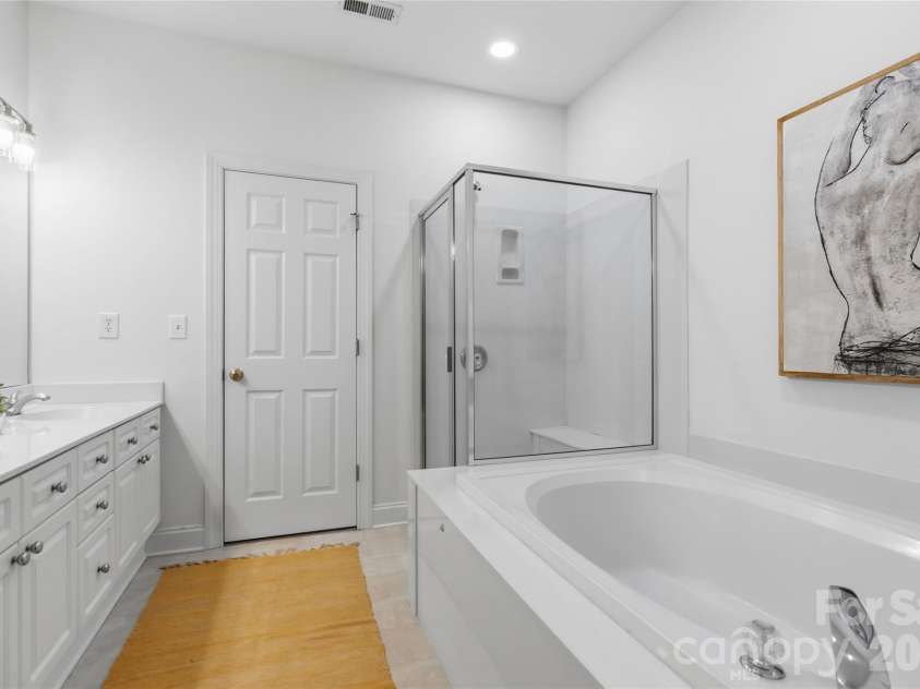 9155 Providence Colony Drive, Charlotte, NC 28277.  MLS# CAR4353969, YatesRealty ID 7161. 