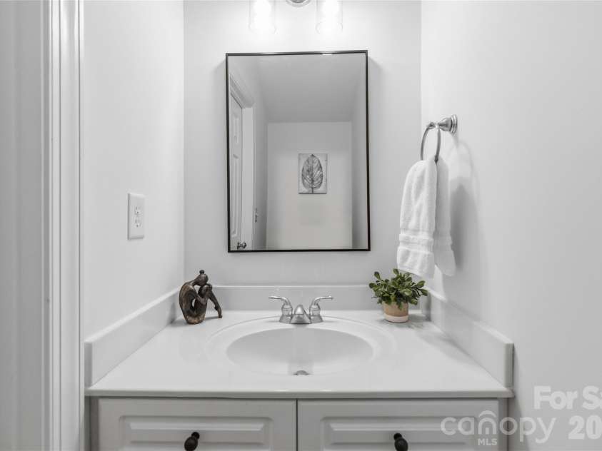 9155 Providence Colony Drive, Charlotte, NC 28277.  MLS# CAR4353969, YatesRealty ID 7161. 