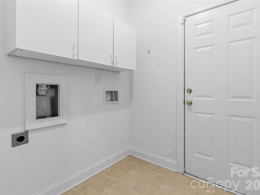 9155 Providence Colony Drive, Charlotte, NC 28277.  MLS# CAR4353969, YatesRealty ID 7161. 