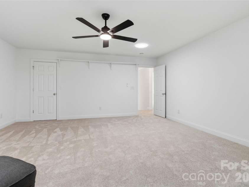 9155 Providence Colony Drive, Charlotte, NC 28277.  MLS# CAR4353969, YatesRealty ID 7161. 