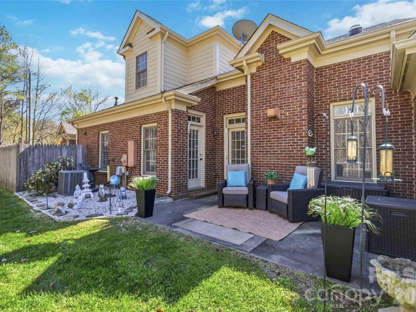 9155 Providence Colony Drive, Charlotte, NC 28277.  MLS# CAR4353969, YatesRealty ID 7161. 