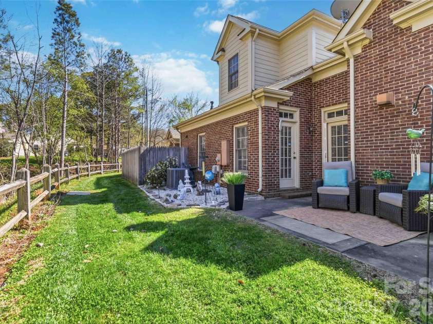 9155 Providence Colony Drive, Charlotte, NC 28277.  MLS# CAR4353969, YatesRealty ID 7161. 