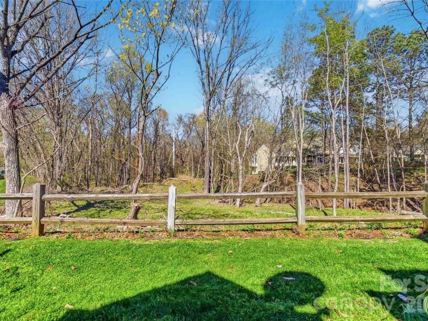 9155 Providence Colony Drive, Charlotte, NC 28277.  MLS# CAR4353969, YatesRealty ID 7161. 