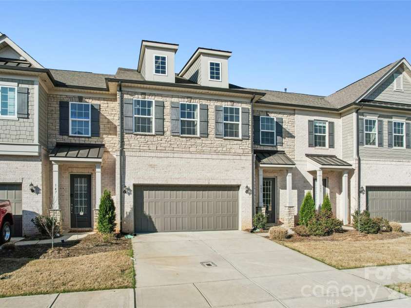 151 Heathbrook Lane, Waxhaw, NC 28173.  MLS# CAR4361502, YatesRealty ID 7162. 