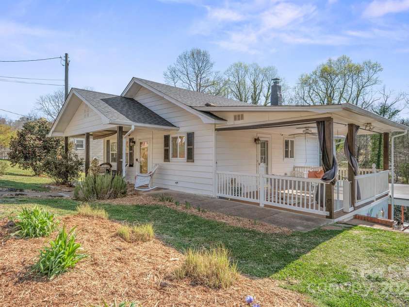 111 Clark Street, Morganton, NC 28655.  MLS# CAR4236003, YatesRealty ID 7163. 
