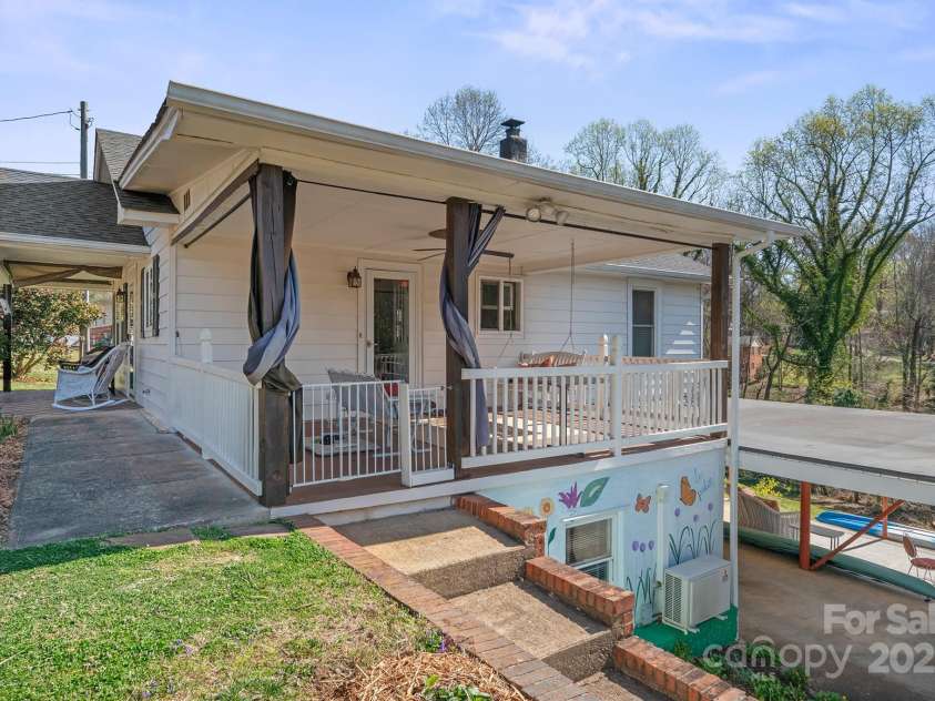111 Clark Street, Morganton, NC 28655.  MLS# CAR4236003, YatesRealty ID 7163. 
