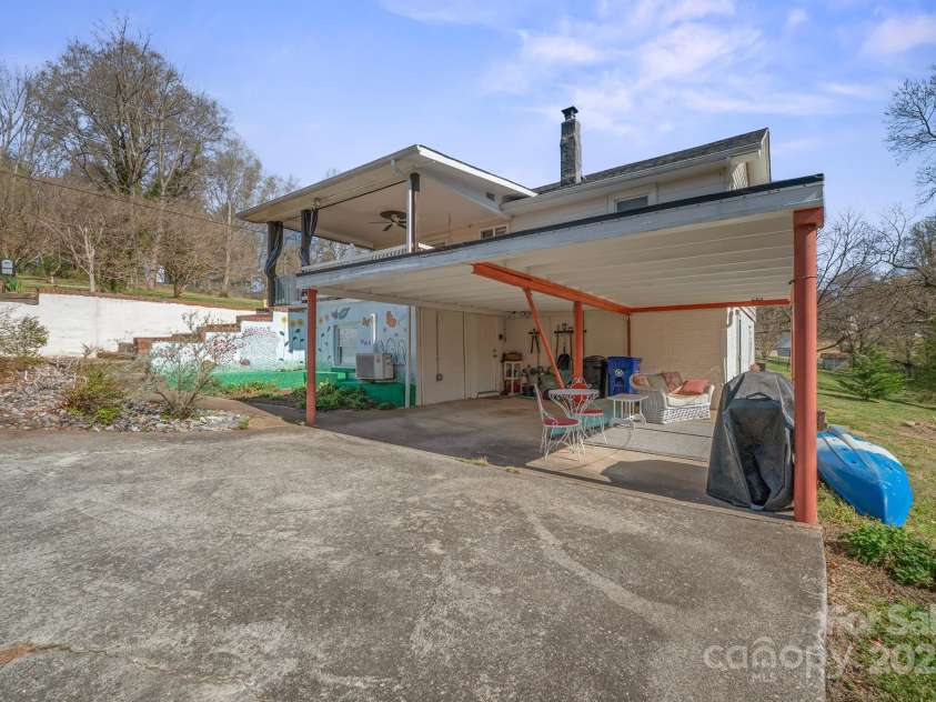 111 Clark Street, Morganton, NC 28655.  MLS# CAR4236003, YatesRealty ID 7163. 