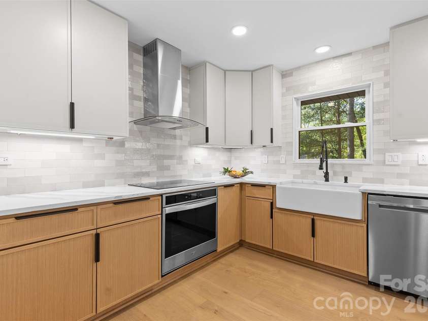 509 Selkirk Place, Charlotte, NC 28270.  MLS# CAR4346550, YatesRealty ID 7164. 