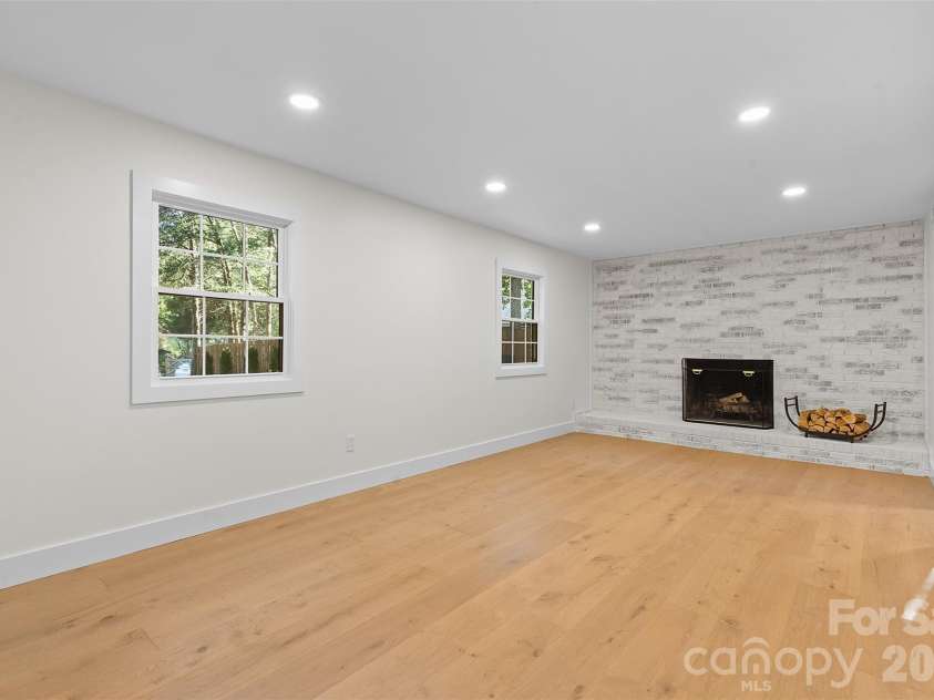 509 Selkirk Place, Charlotte, NC 28270.  MLS# CAR4346550, YatesRealty ID 7164. 