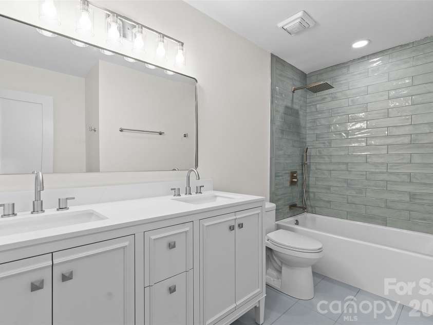 509 Selkirk Place, Charlotte, NC 28270.  MLS# CAR4346550, YatesRealty ID 7164. 