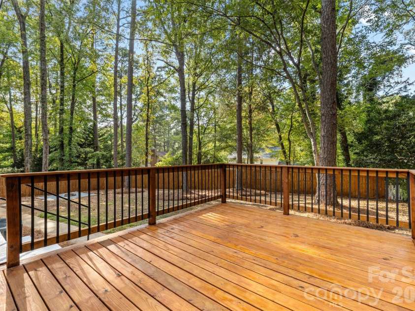 509 Selkirk Place, Charlotte, NC 28270.  MLS# CAR4346550, YatesRealty ID 7164. 