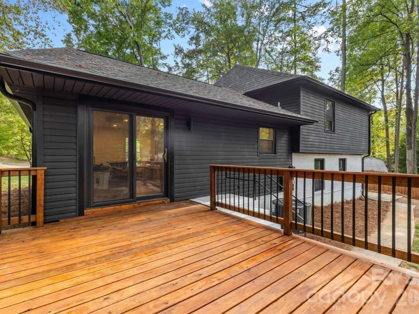 509 Selkirk Place, Charlotte, NC 28270.  MLS# CAR4346550, YatesRealty ID 7164. 