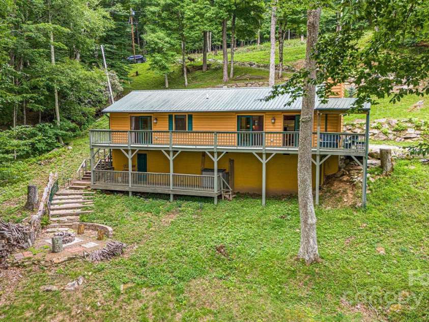 73 Oak Ridge Court, Mars Hill, NC 28754.  MLS# CAR4166537, YatesRealty ID 7165. Back yard.