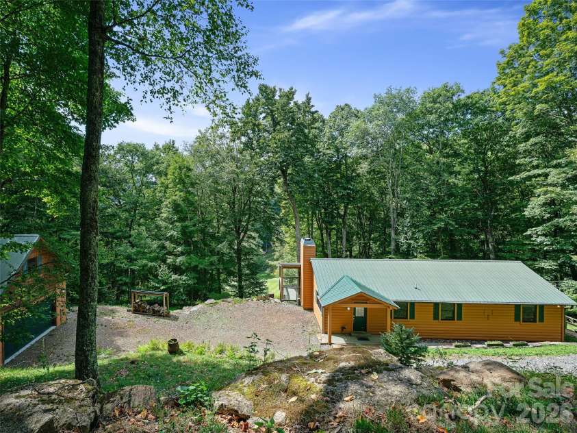 73 Oak Ridge Court, Mars Hill, NC 28754.  MLS# CAR4422938, YatesRealty ID 7165. 