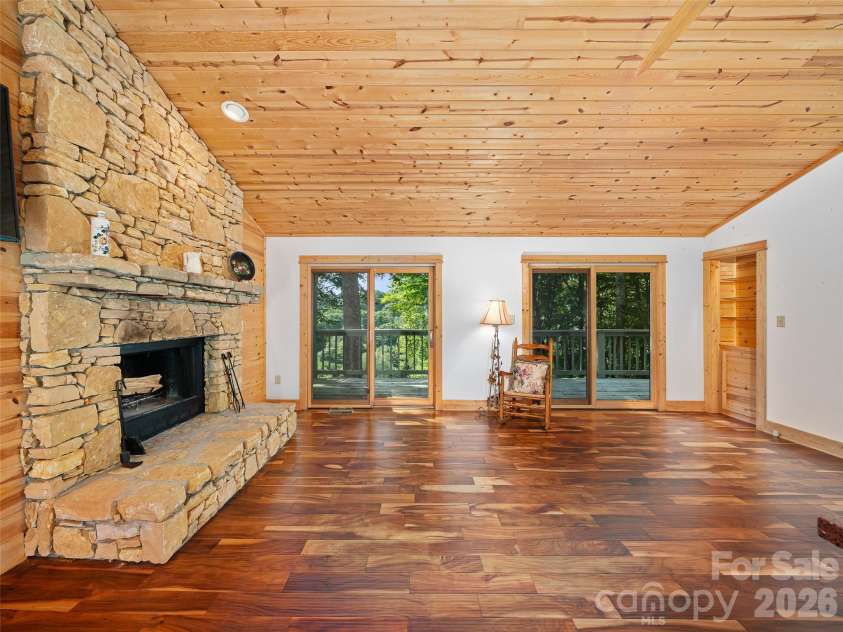 73 Oak Ridge Court, Mars Hill, NC 28754.  MLS# CAR4422938, YatesRealty ID 7165. 