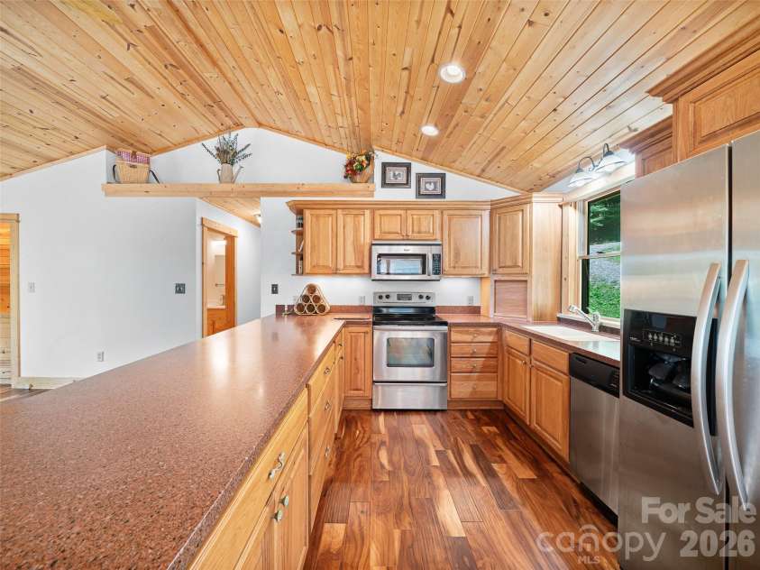 73 Oak Ridge Court, Mars Hill, NC 28754.  MLS# CAR4422938, YatesRealty ID 7165. 