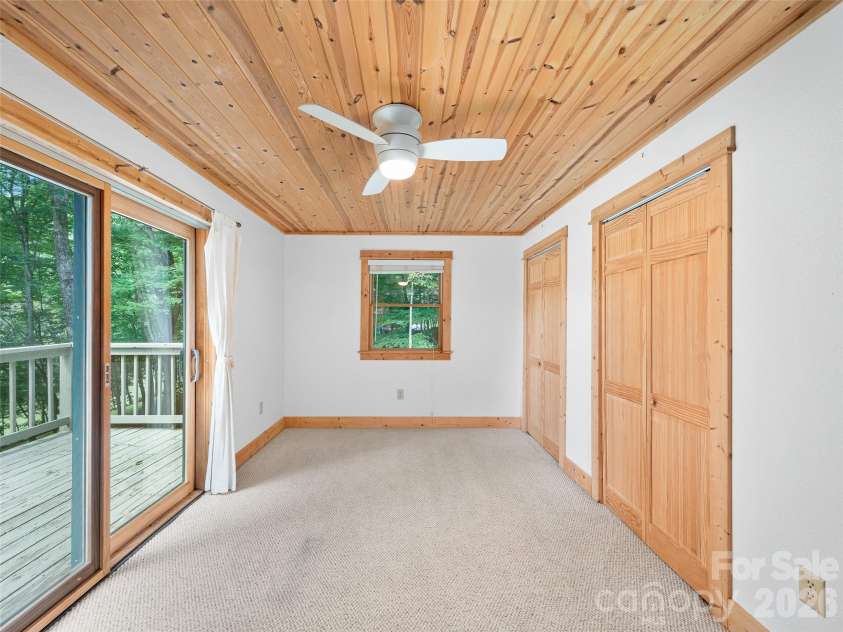 73 Oak Ridge Court, Mars Hill, NC 28754.  MLS# CAR4422938, YatesRealty ID 7165. 
