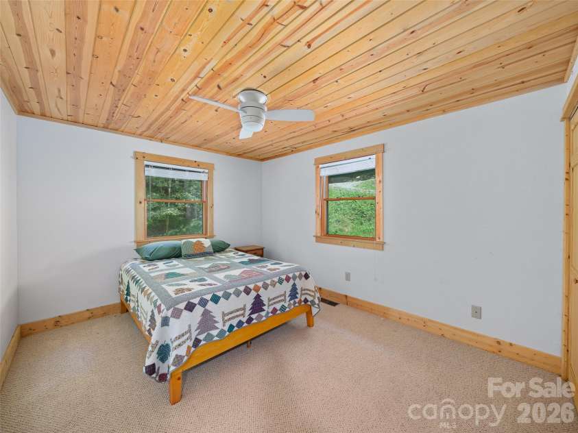 73 Oak Ridge Court, Mars Hill, NC 28754.  MLS# CAR4422938, YatesRealty ID 7165. 