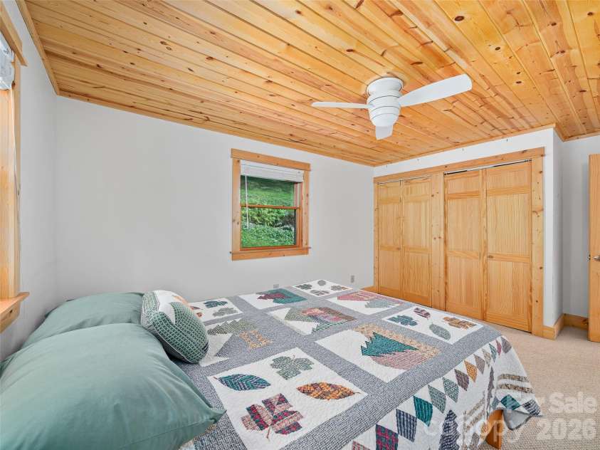 73 Oak Ridge Court, Mars Hill, NC 28754.  MLS# CAR4422938, YatesRealty ID 7165. 