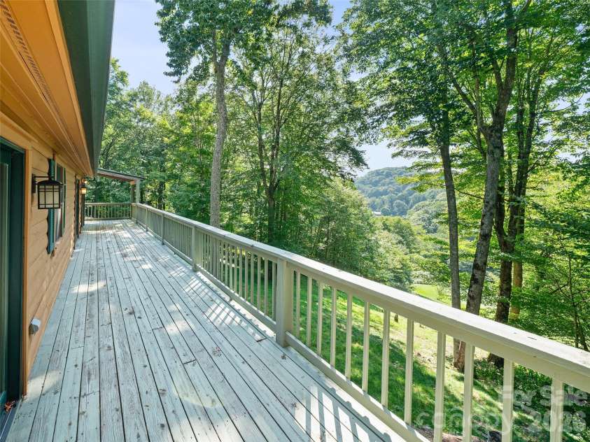 73 Oak Ridge Court, Mars Hill, NC 28754.  MLS# CAR4422938, YatesRealty ID 7165. 