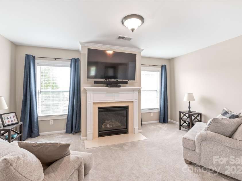 8905 Valleymoon Lane, Charlotte, NC 28214.  MLS# CAR4199406, YatesRealty ID 7165. Get away from the world and enjoy some relaxing downtime