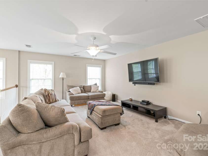 8905 Valleymoon Lane, Charlotte, NC 28214.  MLS# CAR4199406, YatesRealty ID 7165. Huge second floor living space.