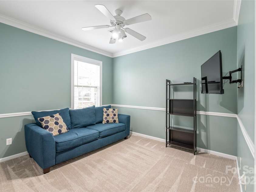 8905 Valleymoon Lane, Charlotte, NC 28214.  MLS# CAR4199406, YatesRealty ID 7165. Main floor guest room