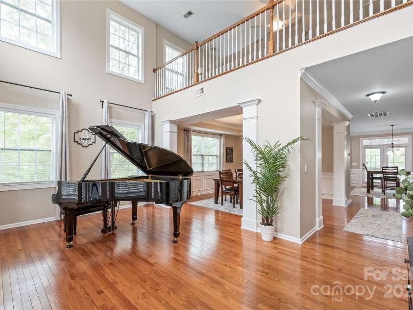 8905 Valleymoon Lane, Charlotte, NC 28214.  MLS# CAR4199406, YatesRealty ID 7165. Open and Airy, this floorplan flows graciously from one area to another