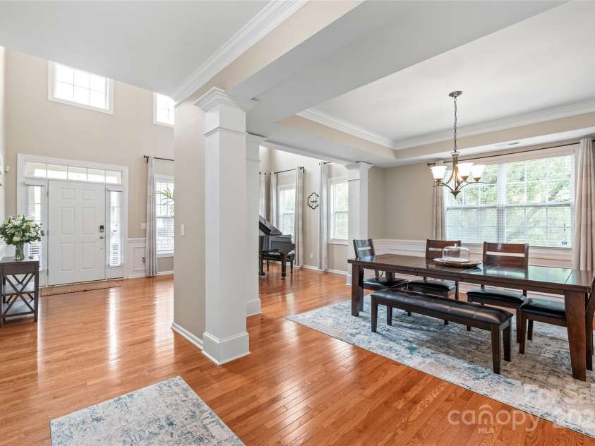 8905 Valleymoon Lane, Charlotte, NC 28214.  MLS# CAR4199406, YatesRealty ID 7165. Plenty of room for entertaining all of your friends, family, and guests.
