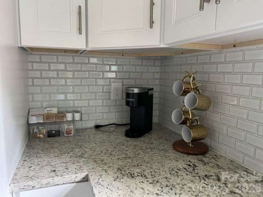2205 Thurmond Place, Charlotte, NC 28205.  MLS# CAR4352459, YatesRealty ID 7166. 
