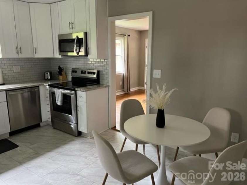 2205 Thurmond Place, Charlotte, NC 28205.  MLS# CAR4352459, YatesRealty ID 7166. 