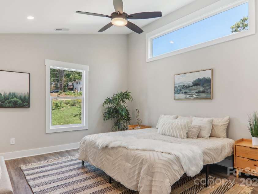 6 Escondido Drive, Asheville, NC 28806.  MLS# CAR4172412, YatesRealty ID 7166. 