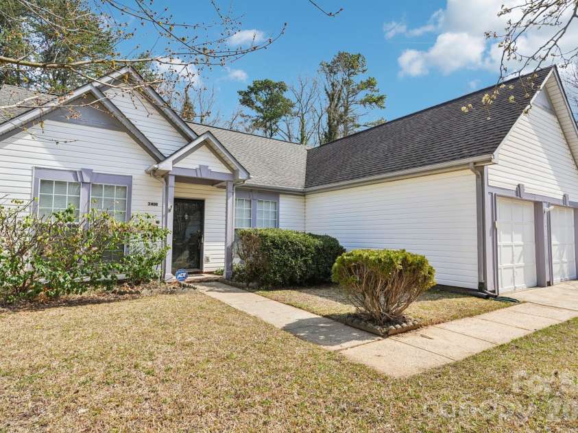 3406 Frostmoor Place, Charlotte, NC 28269.  MLS# CAR4342435, YatesRealty ID 7169. 