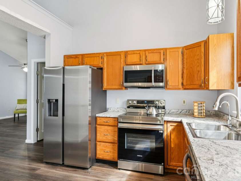 3406 Frostmoor Place, Charlotte, NC 28269.  MLS# CAR4342435, YatesRealty ID 7169. 